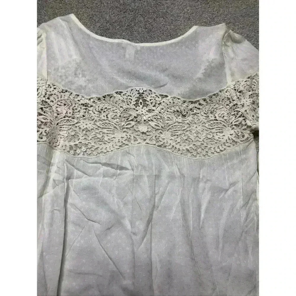 Hinge Lace Blouse - Picture 10 of 11